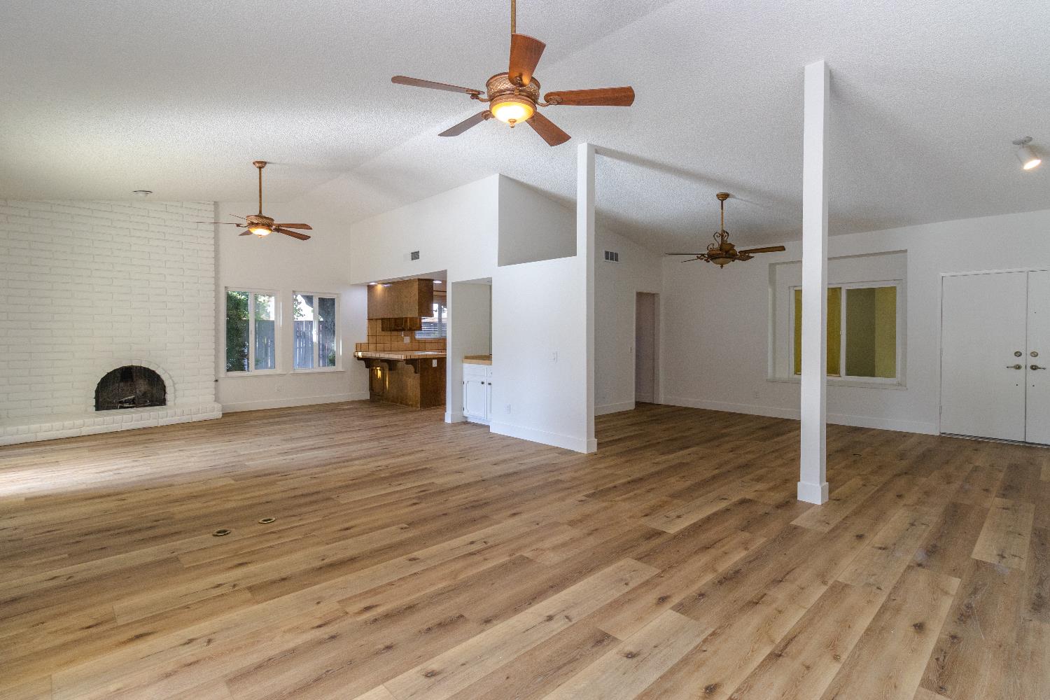 573 W Fremont Ave, Fresno, CA 93704