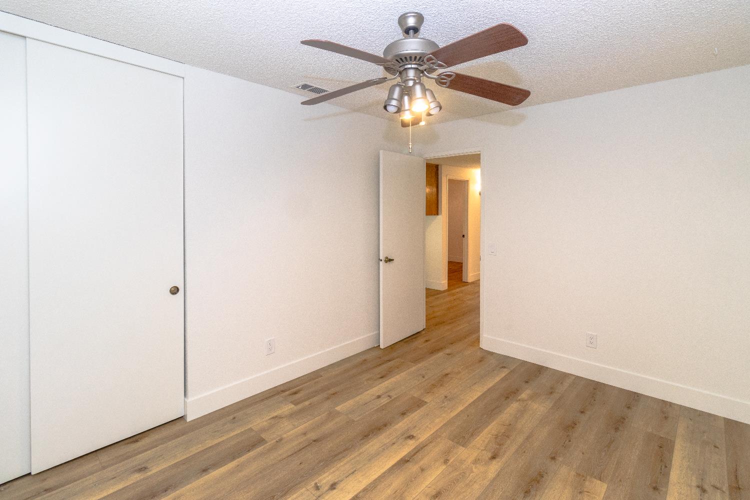 573 W Fremont Ave, Fresno, CA 93704