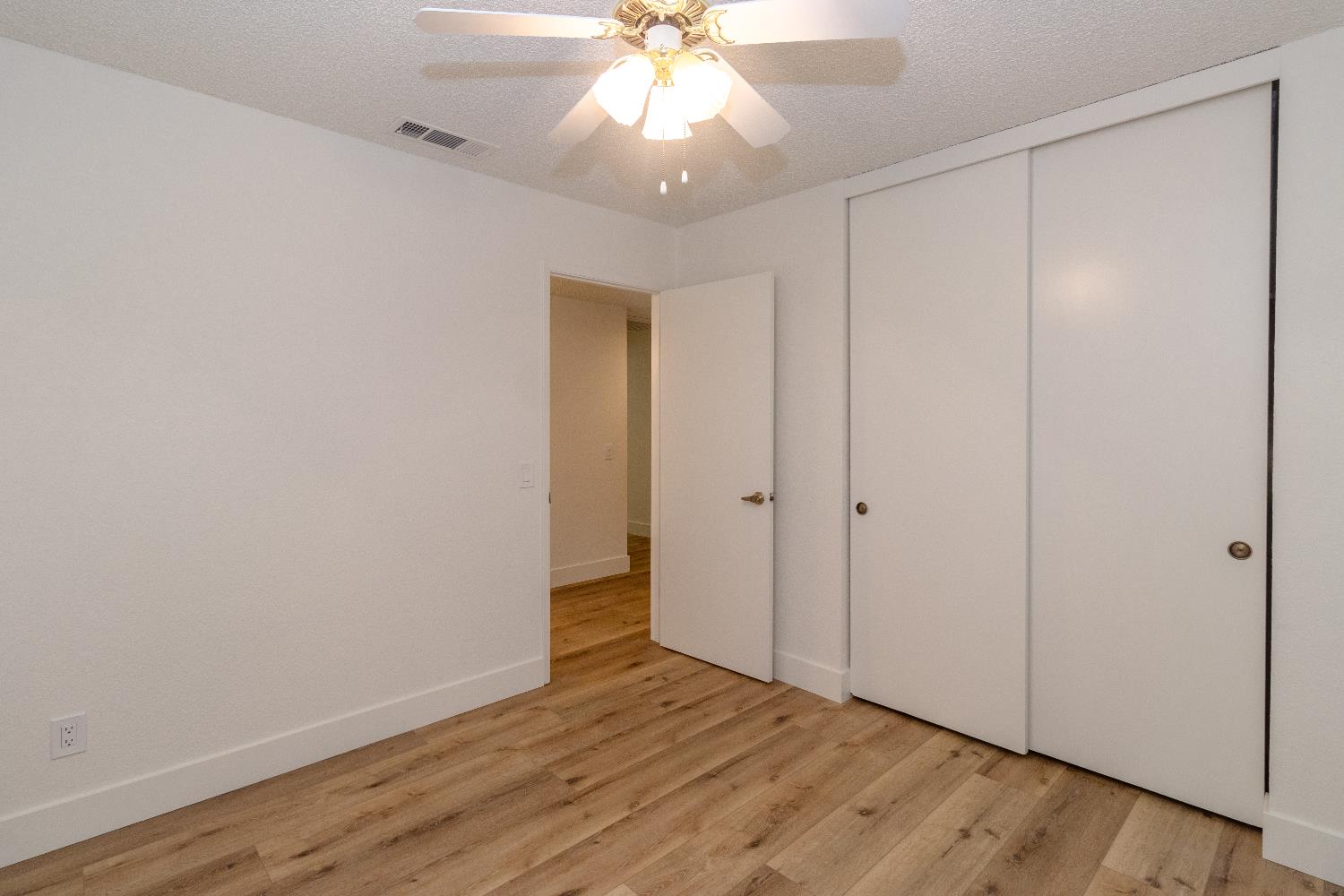 573 W Fremont Ave, Fresno, CA 93704