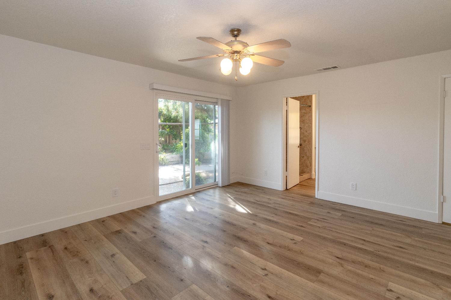 573 W Fremont Ave, Fresno, CA 93704