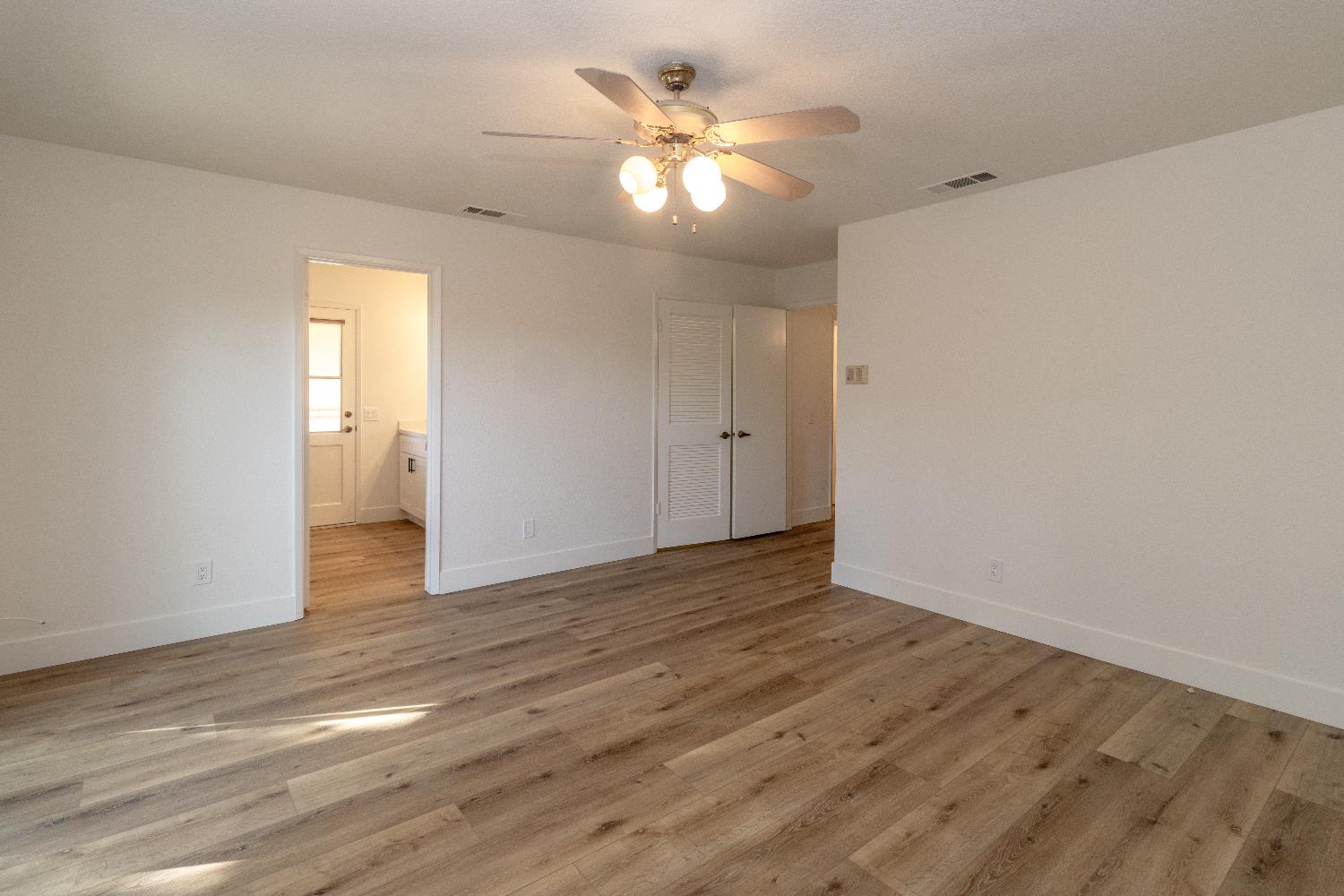 573 W Fremont Ave, Fresno, CA 93704