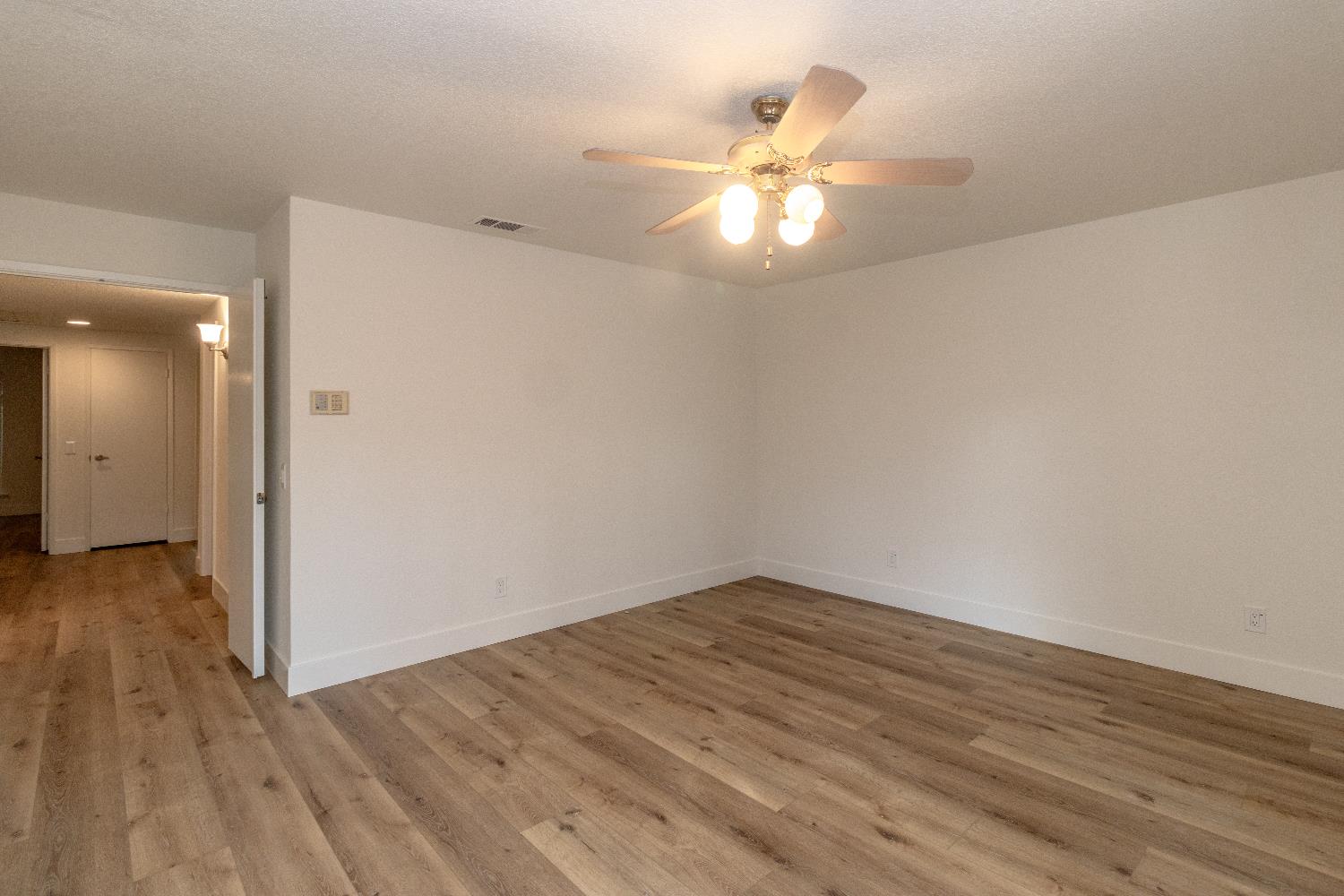 573 W Fremont Ave, Fresno, CA 93704