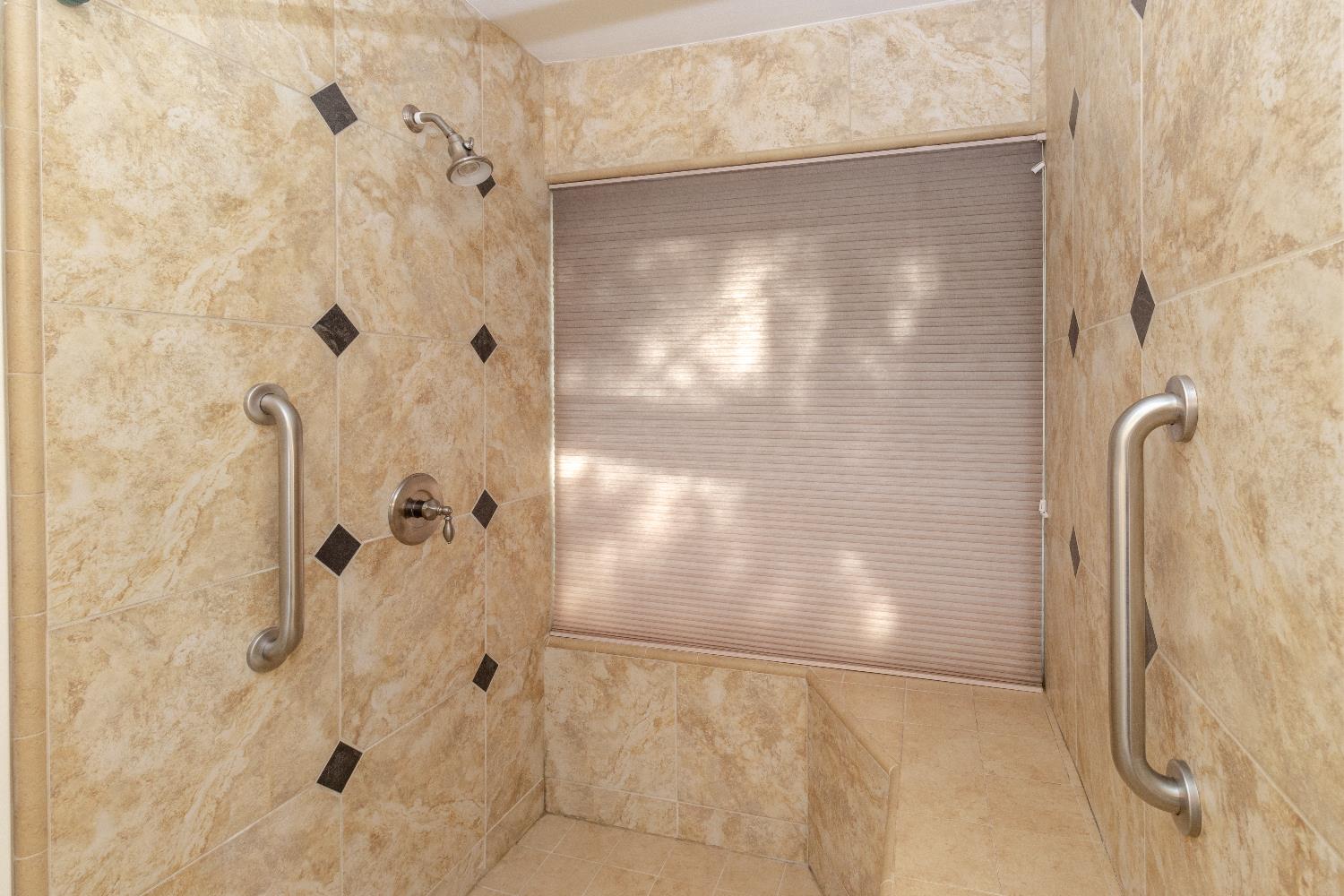 573 W Fremont Ave, Fresno, CA 93704