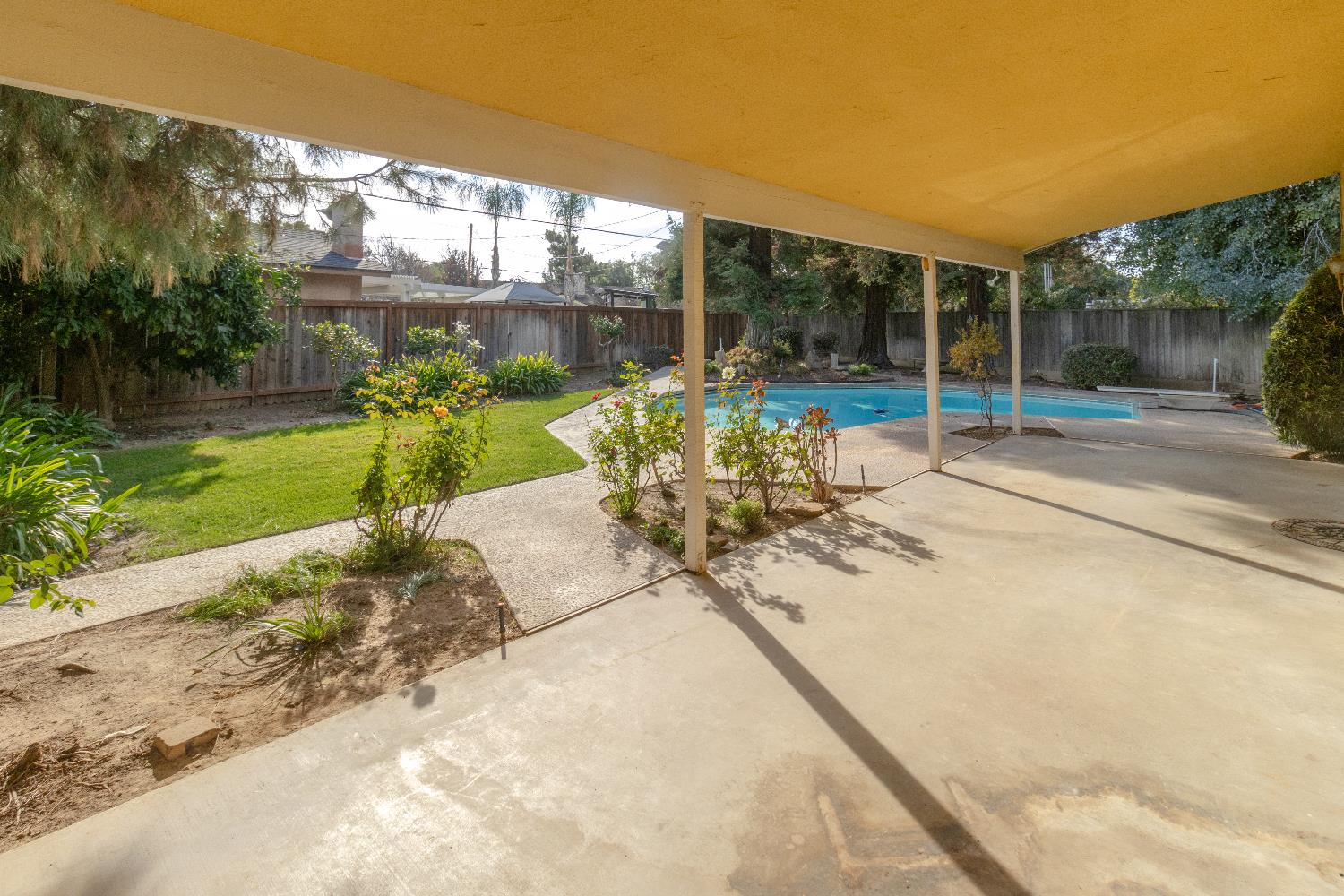 573 W Fremont Ave, Fresno, CA 93704