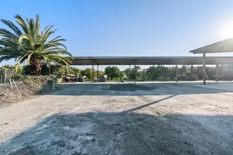 14721 E Tulare Ave, Sanger, CA 93657