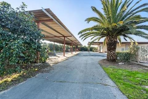 14721 E Tulare Ave, Sanger, CA 93657