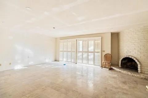 14721 E Tulare Ave, Sanger, CA 93657