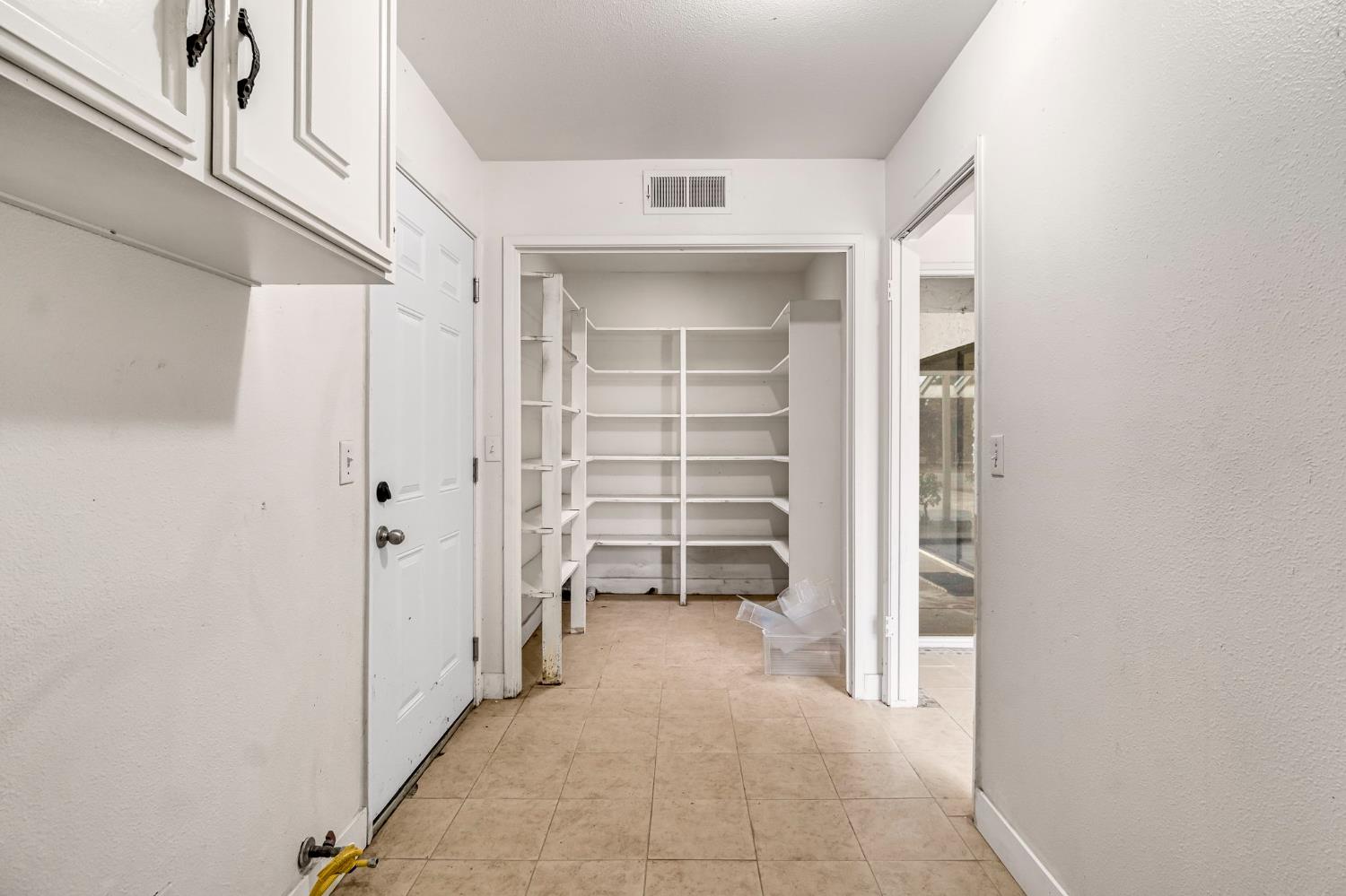 14721 E Tulare Ave, Sanger, CA 93657