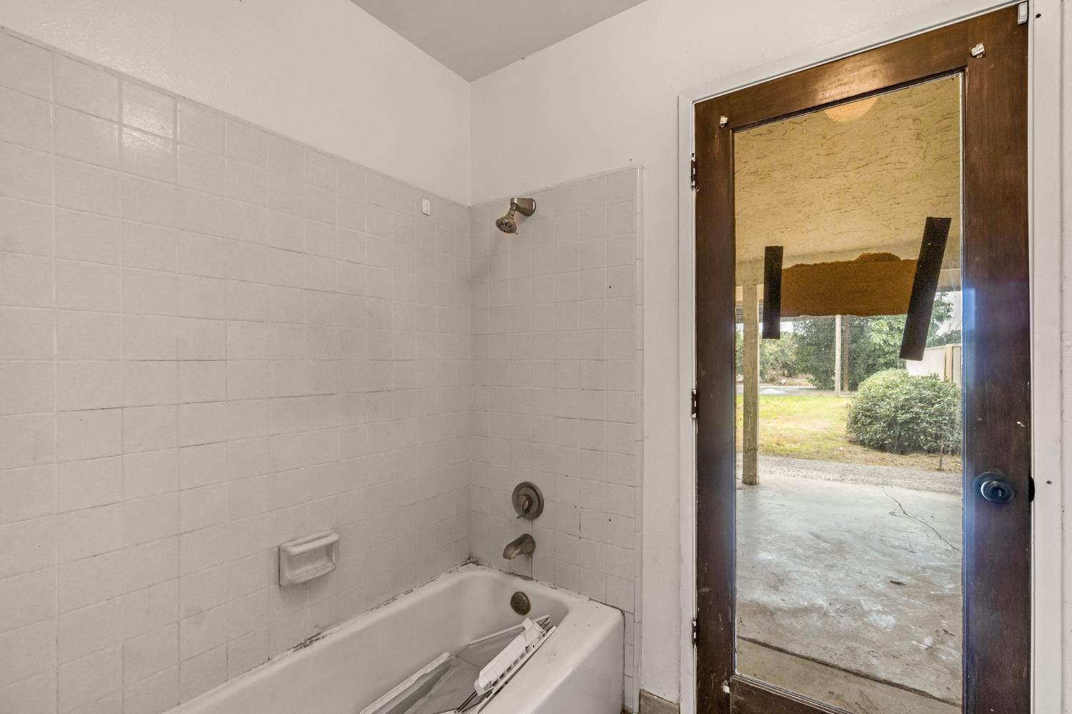 14721 E Tulare Ave, Sanger, CA 93657