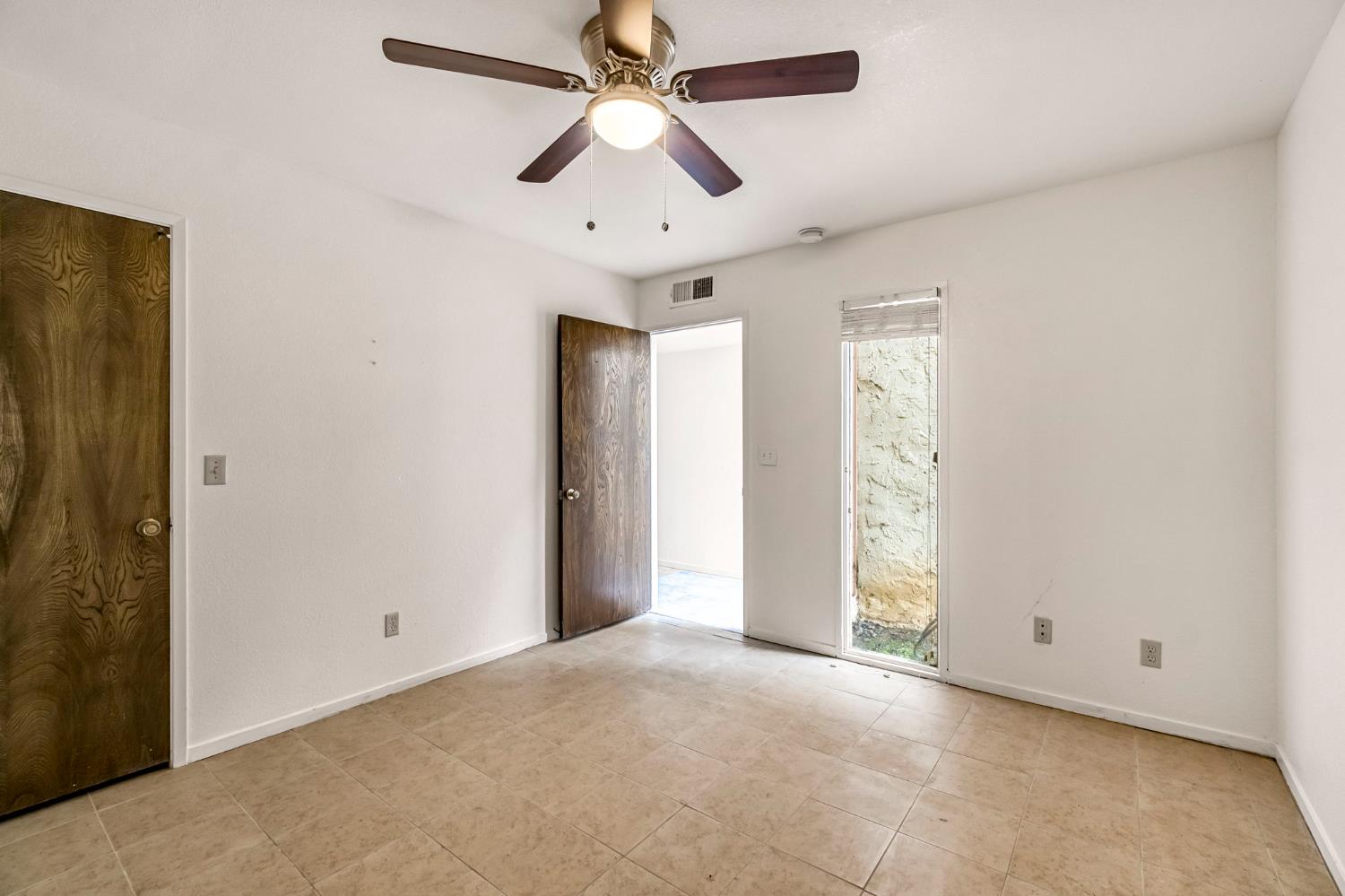 14721 E Tulare Ave, Sanger, CA 93657