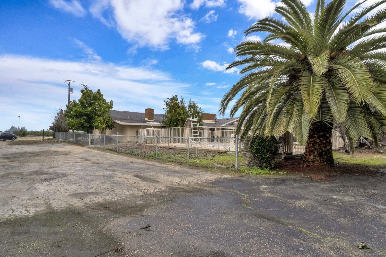 14721 E Tulare Ave, Sanger, CA 93657