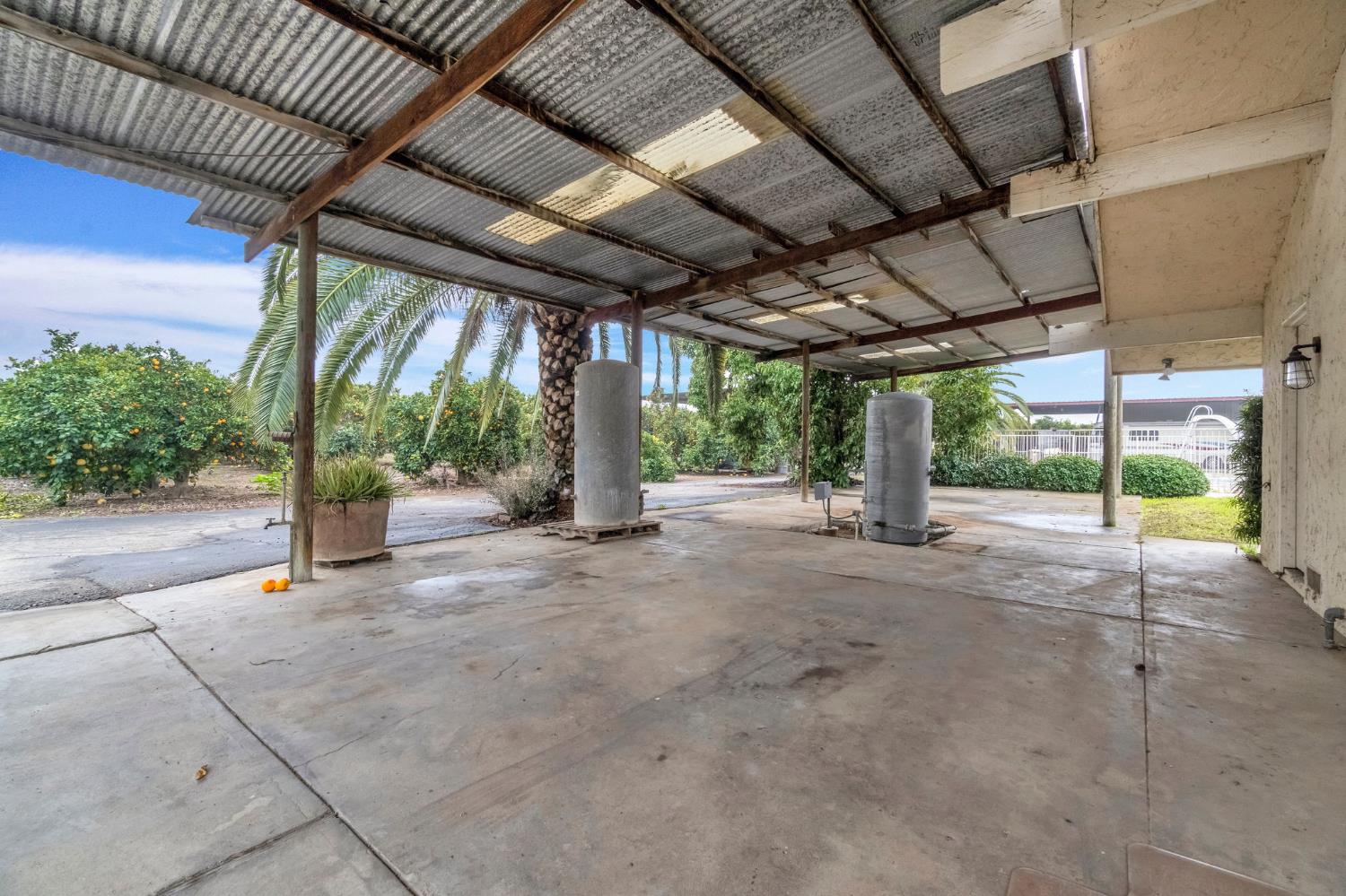 14721 E Tulare Ave, Sanger, CA 93657