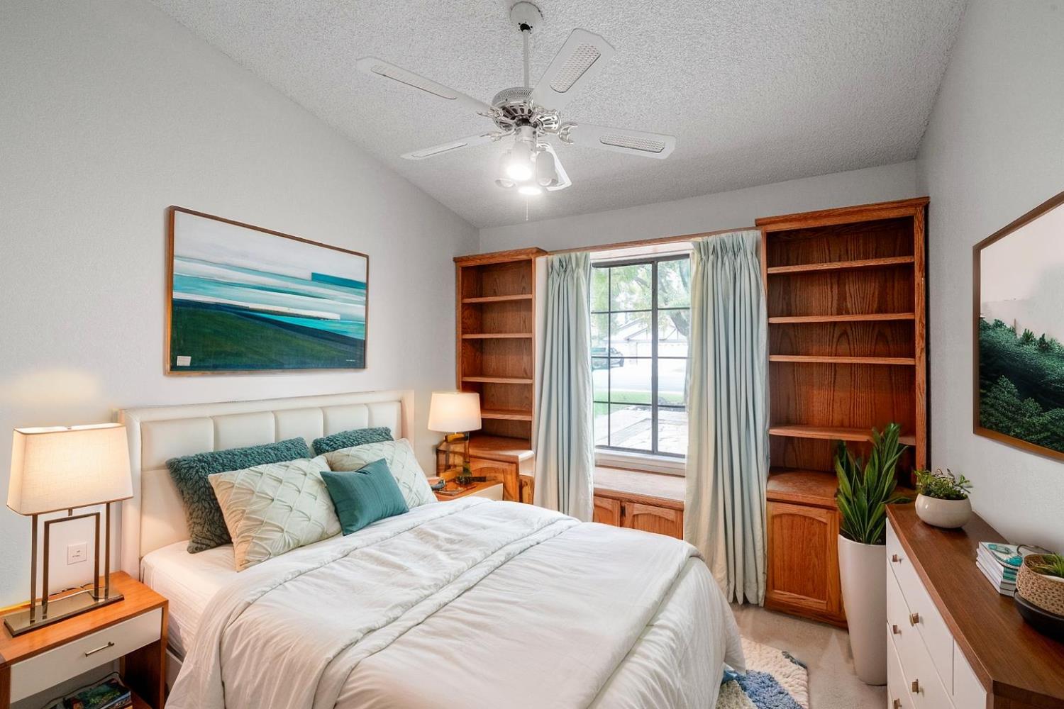 2549 Purvis Ave, Clovis, CA 93611