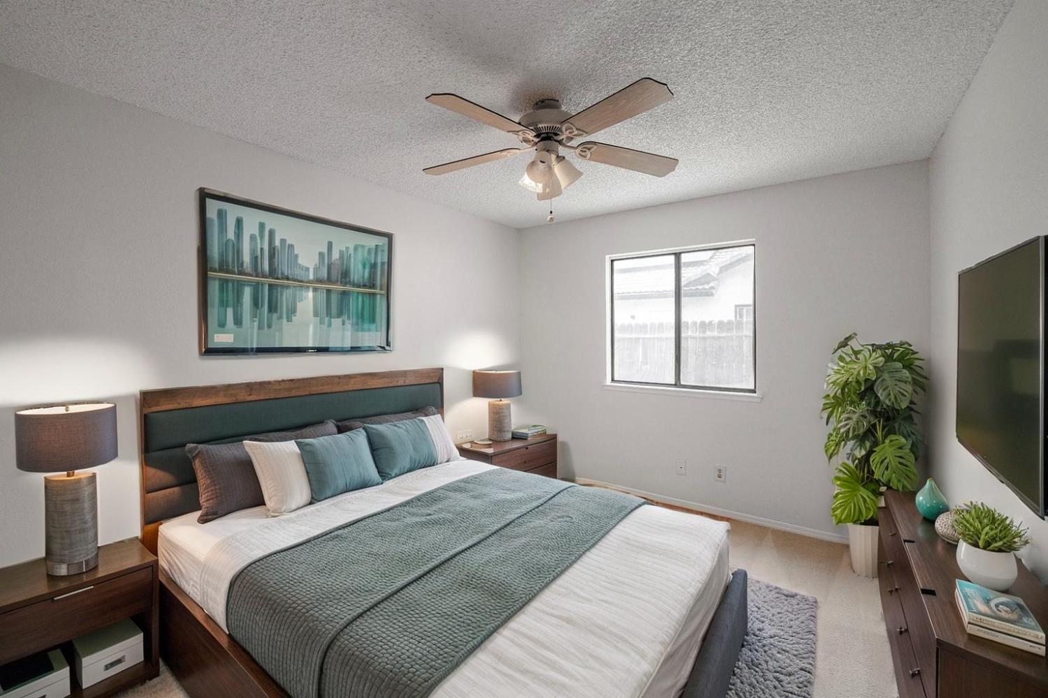 2549 Purvis Ave, Clovis, CA 93611