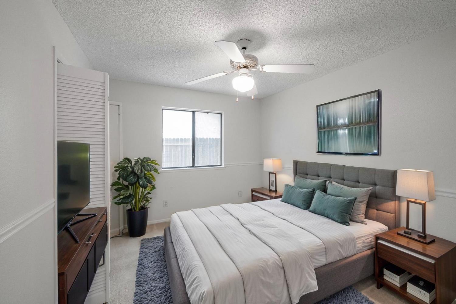 2549 Purvis Ave, Clovis, CA 93611