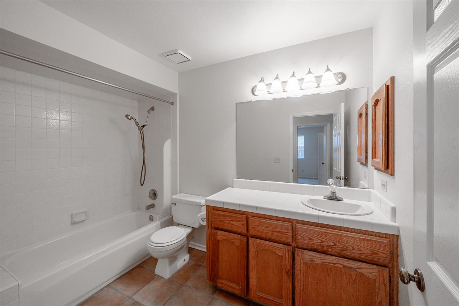 2549 Purvis Ave, Clovis, CA 93611