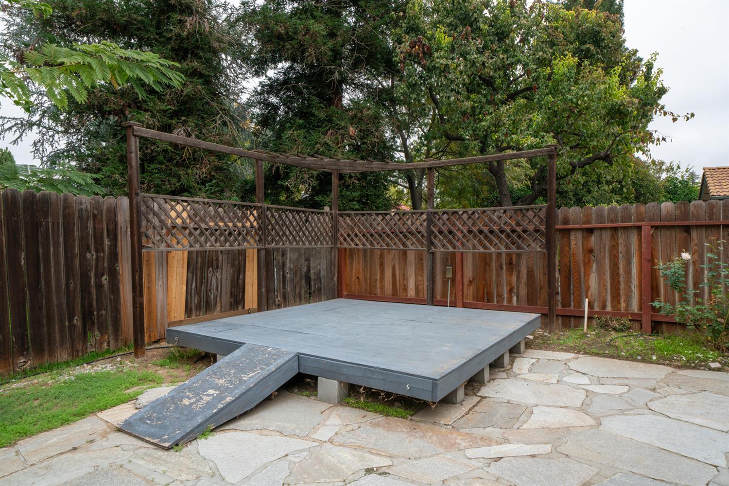 2549 Purvis Ave, Clovis, CA 93611