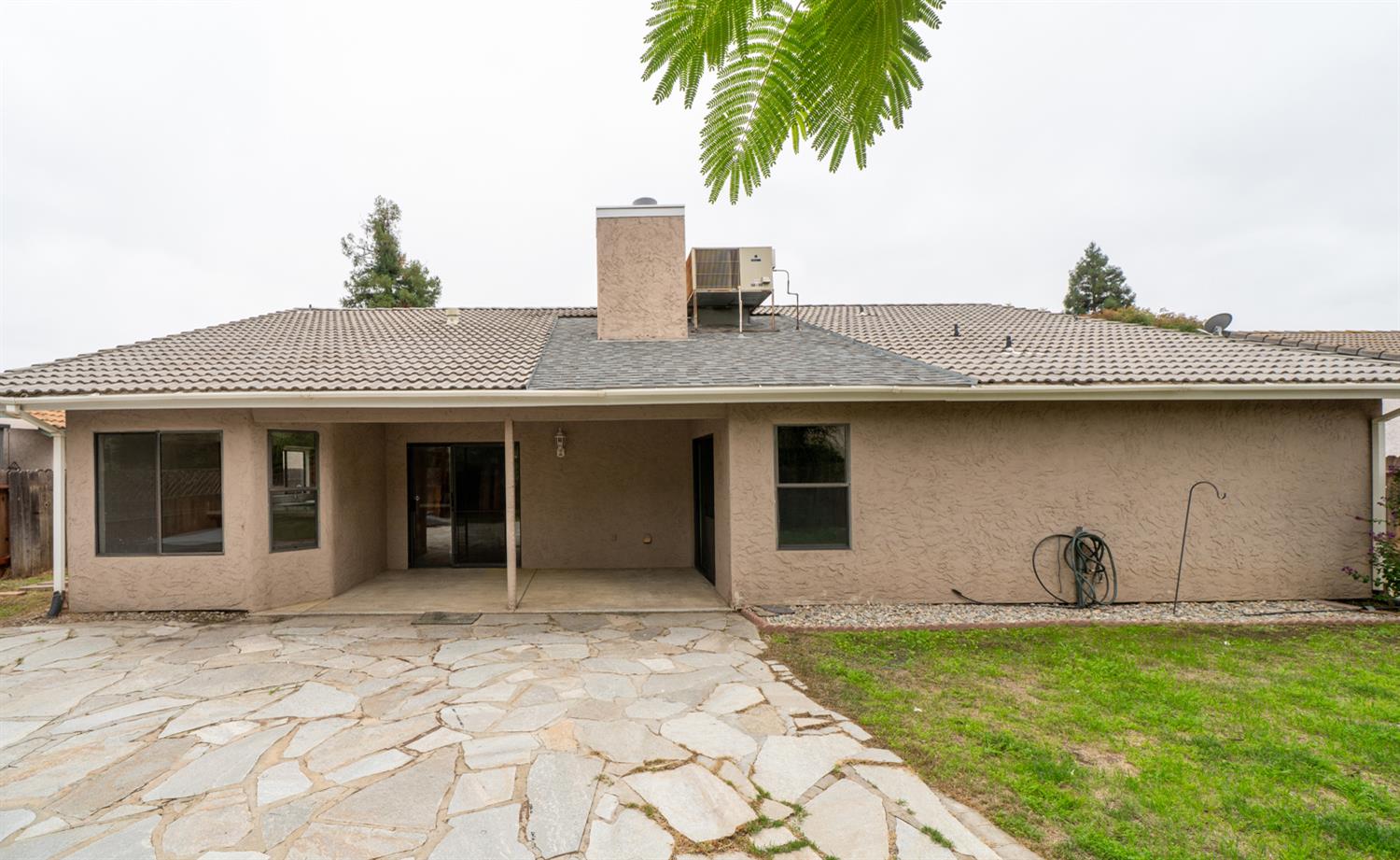 2549 Purvis Ave, Clovis, CA 93611
