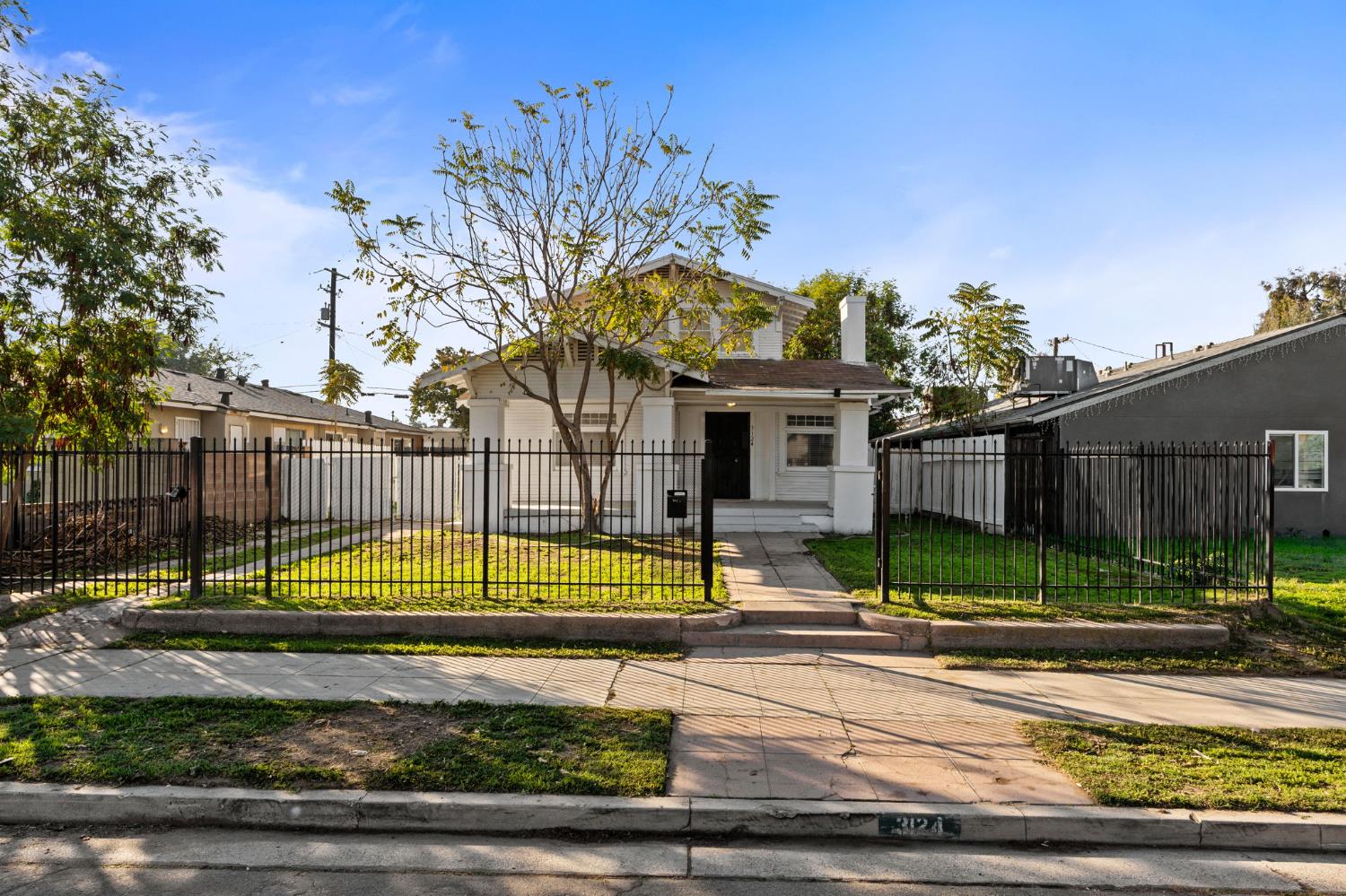 3124 E Madison Ave, Fresno, CA 93702