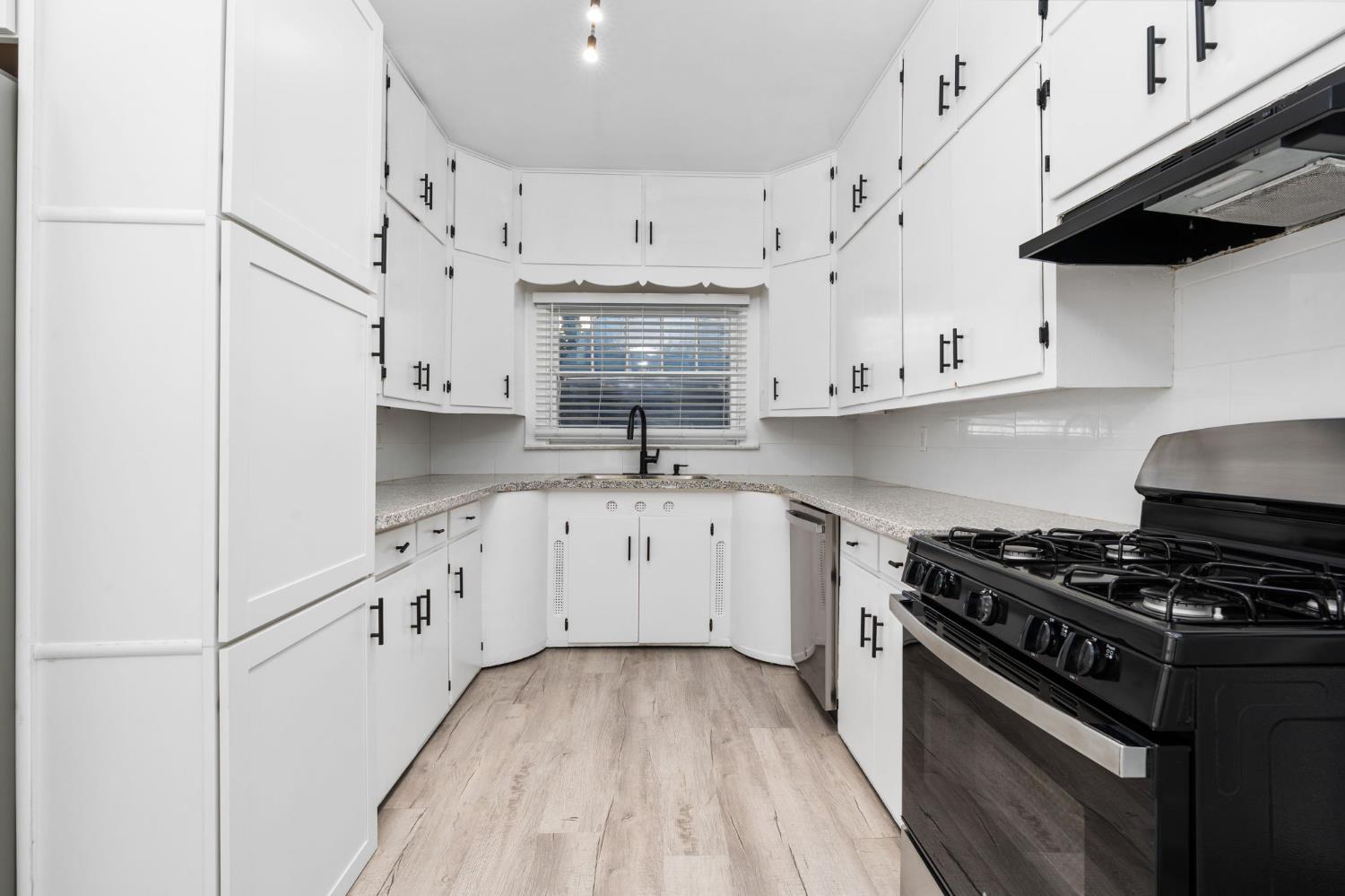 3124 E Madison Ave, Fresno, CA 93702