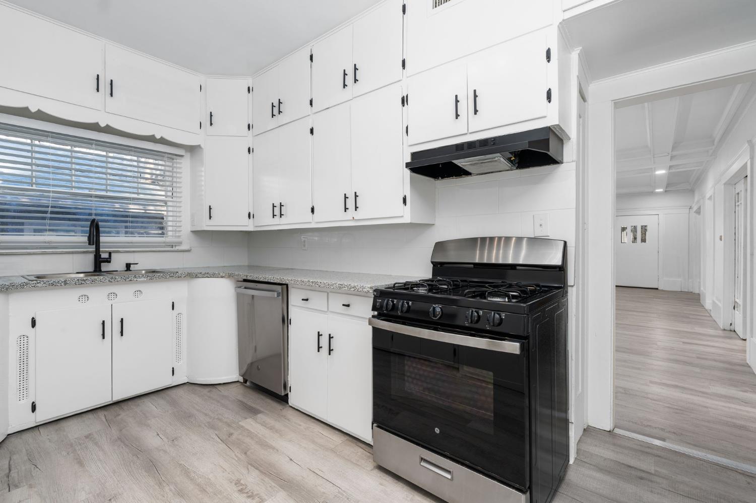 3124 E Madison Ave, Fresno, CA 93702