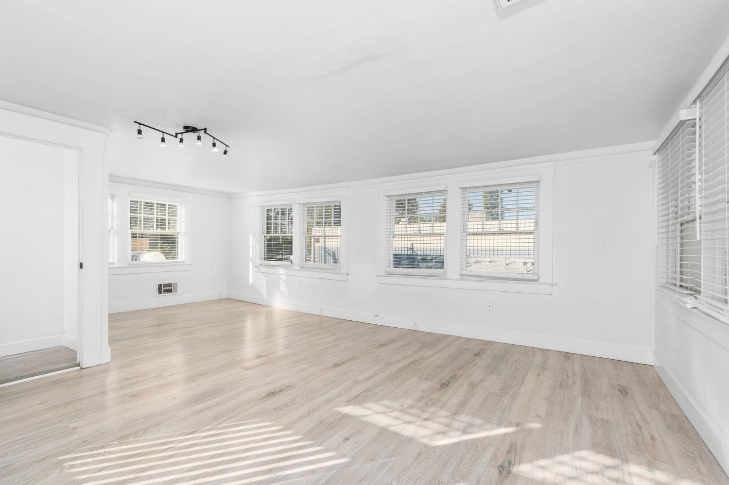 3124 E Madison Ave, Fresno, CA 93702