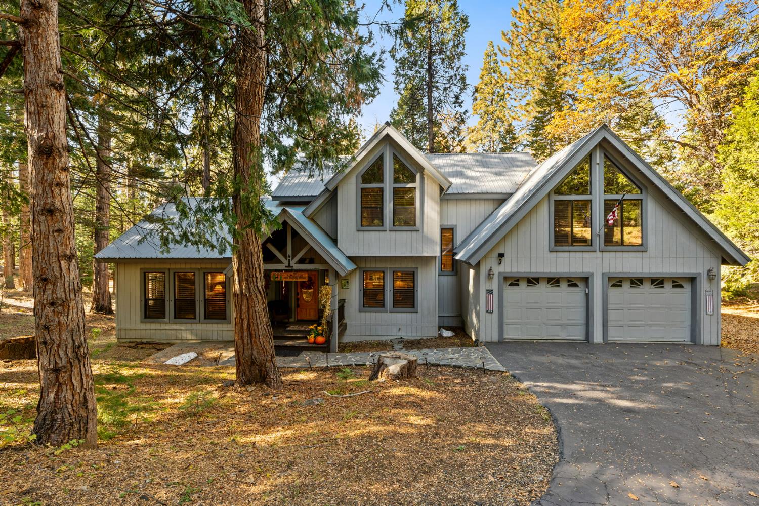 41811 Gray Rock Rd, Shaver Lake, CA 93664