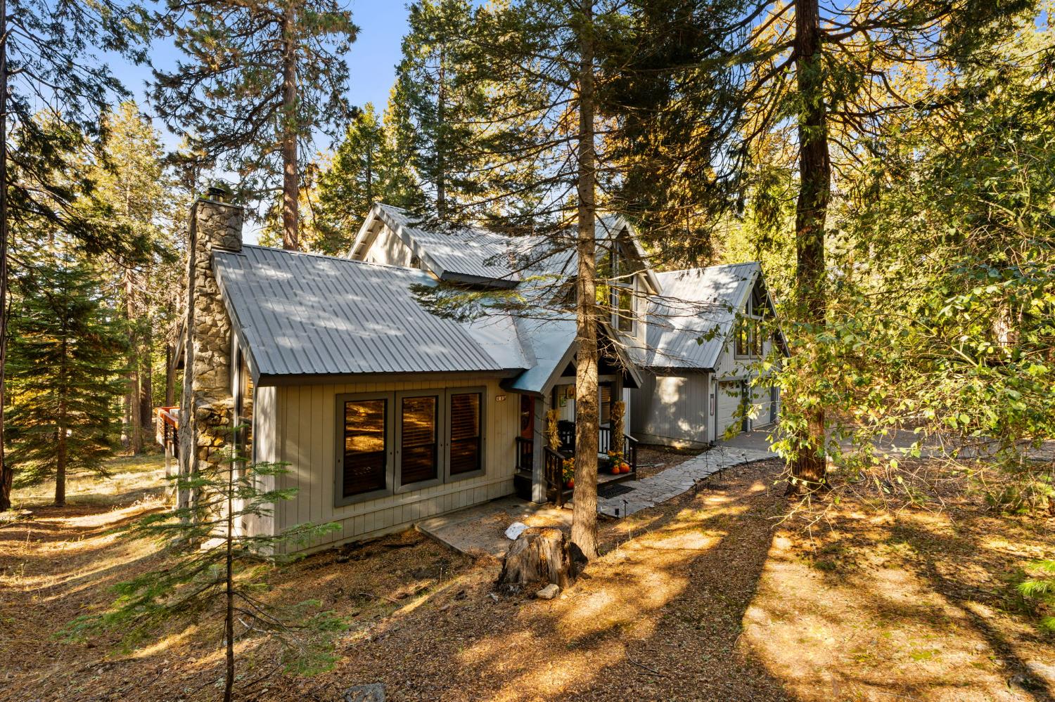 41811 Gray Rock Rd, Shaver Lake, CA 93664