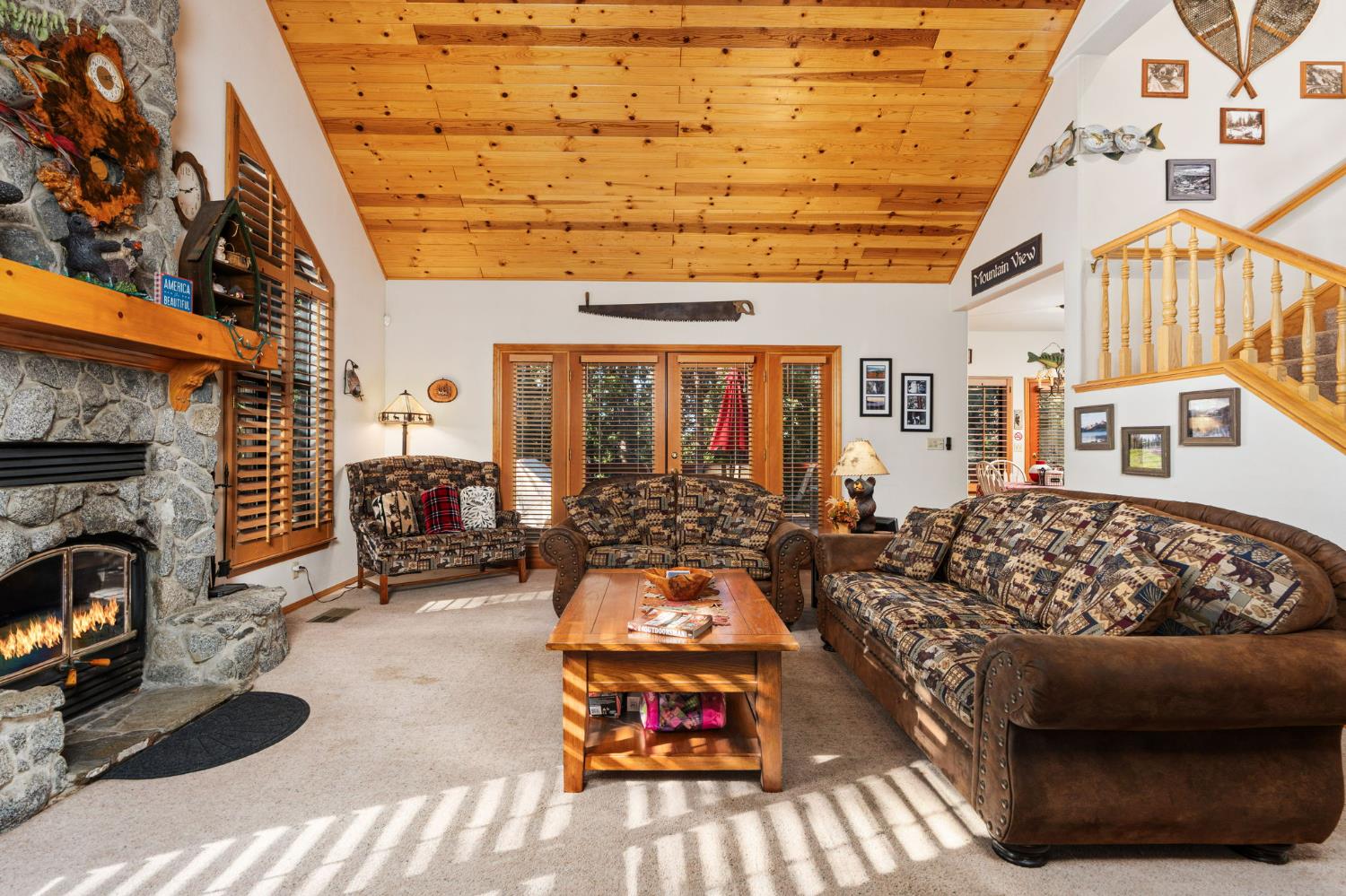 41811 Gray Rock Rd, Shaver Lake, CA 93664