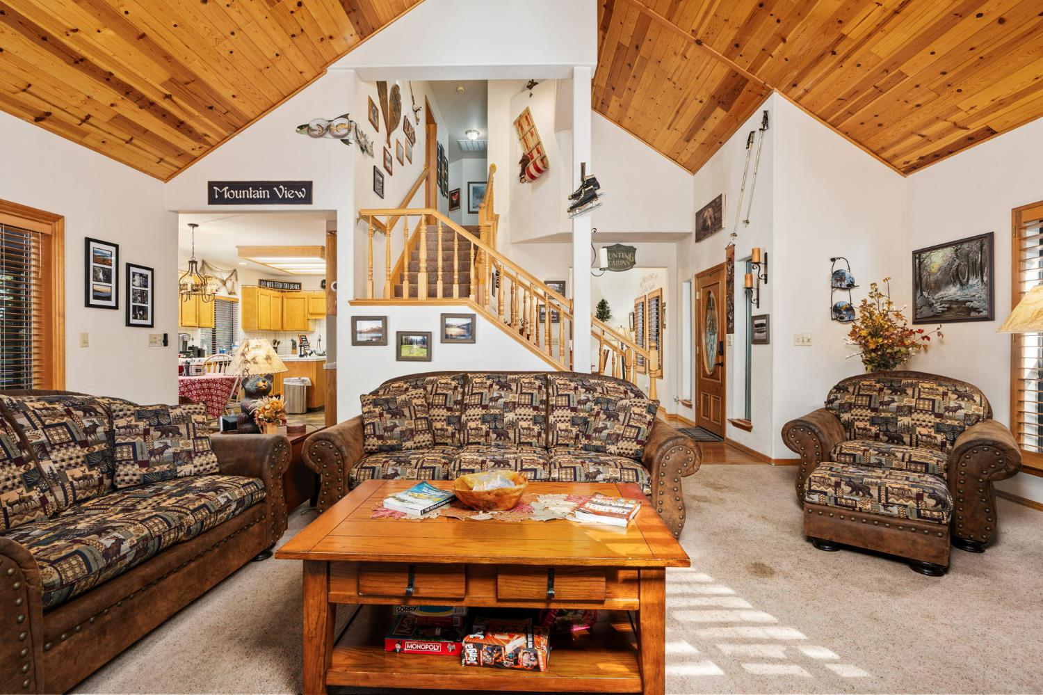 41811 Gray Rock Rd, Shaver Lake, CA 93664