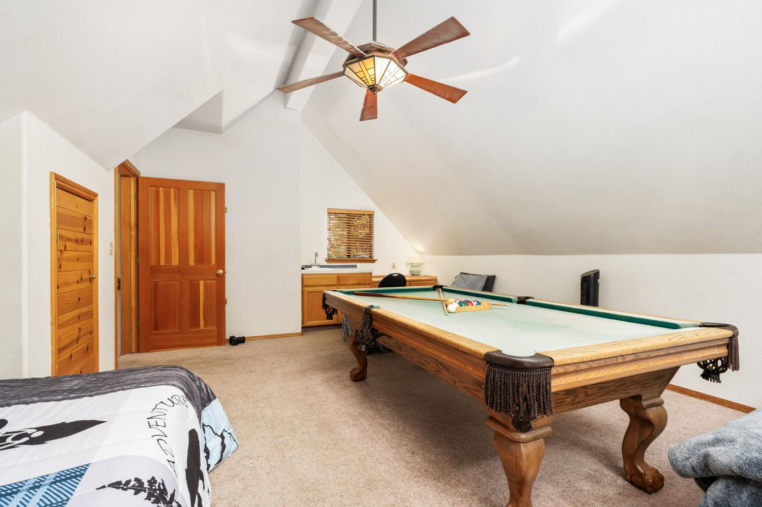 41811 Gray Rock Rd, Shaver Lake, CA 93664