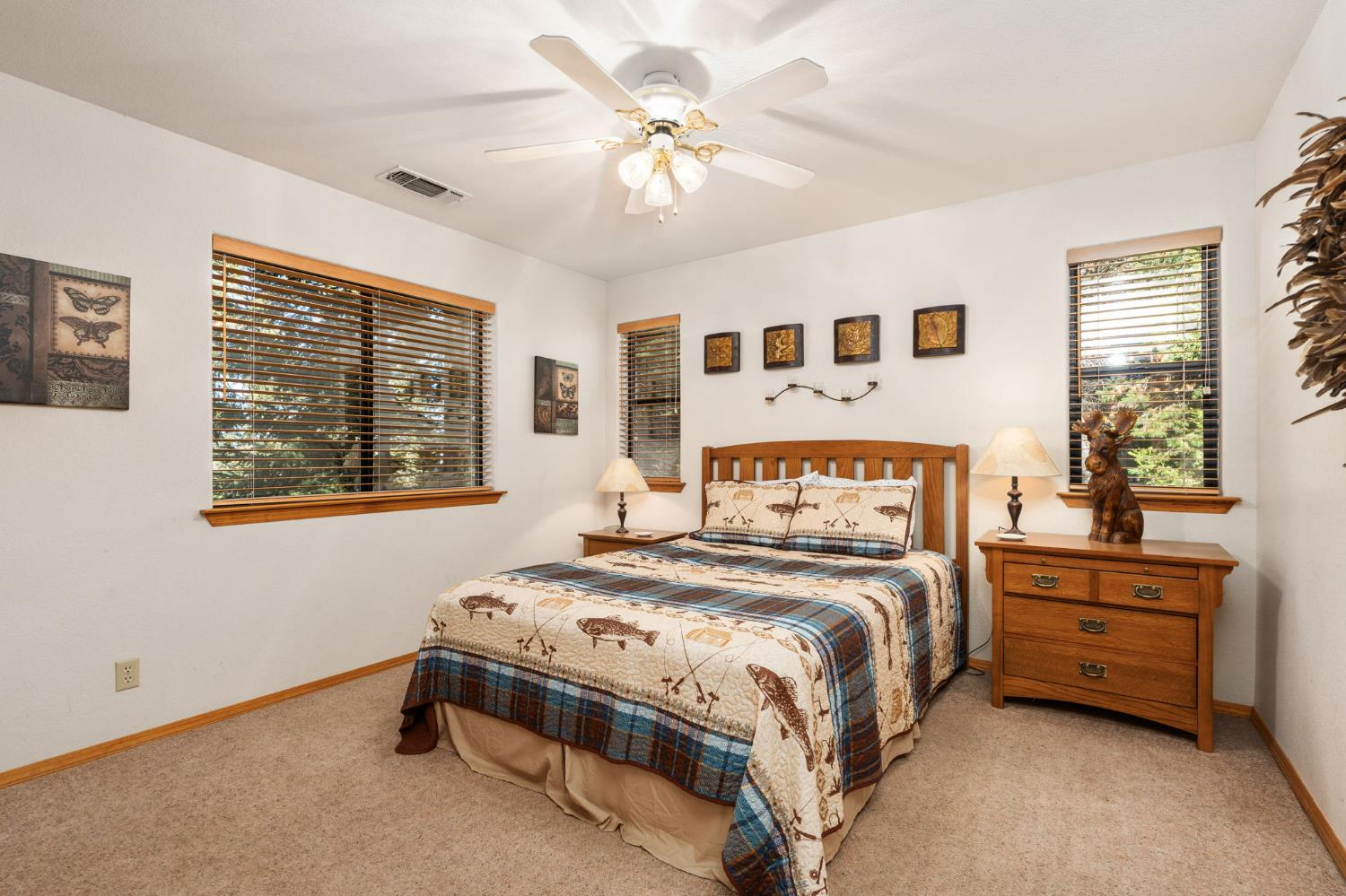 41811 Gray Rock Rd, Shaver Lake, CA 93664