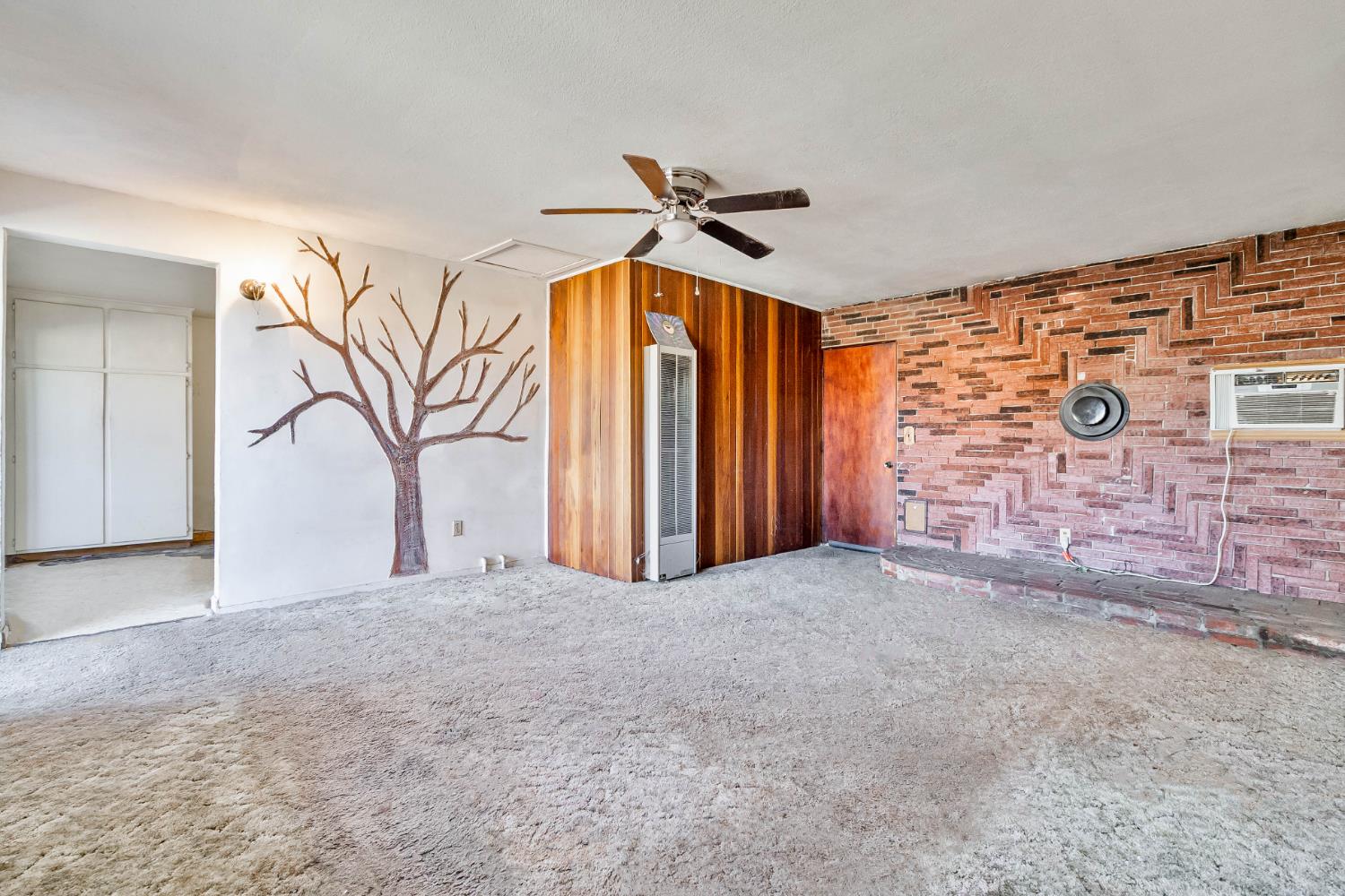 5132 E Washington Ave, Fresno, CA 93727