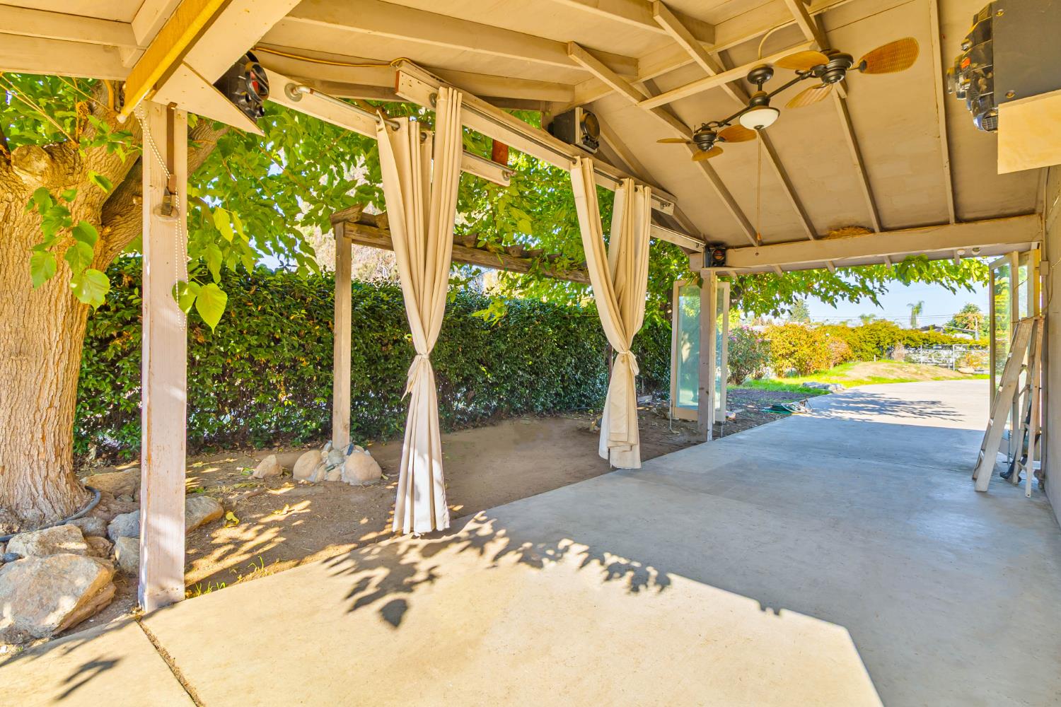 5132 E Washington Ave, Fresno, CA 93727