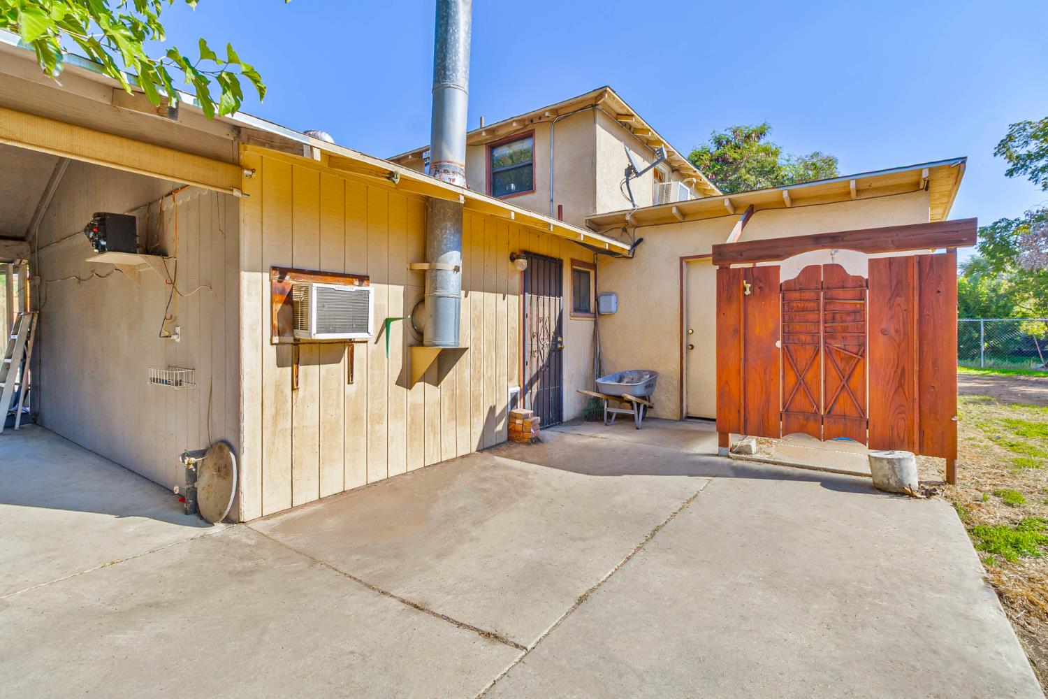 5132 E Washington Ave, Fresno, CA 93727