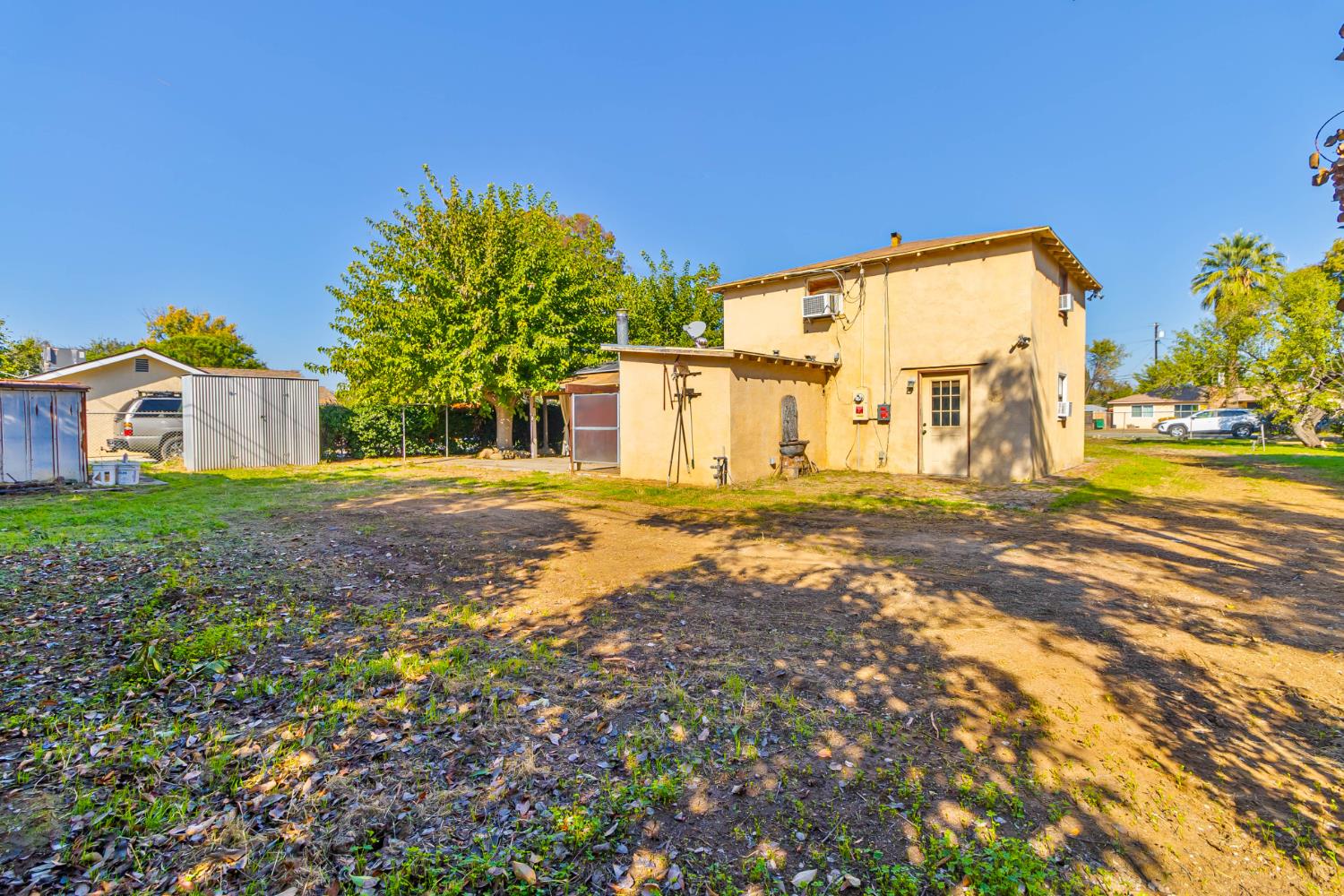 5132 E Washington Ave, Fresno, CA 93727