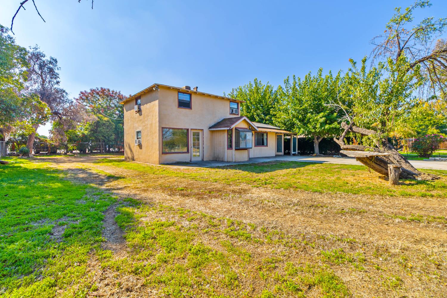 5132 E Washington Ave, Fresno, CA 93727