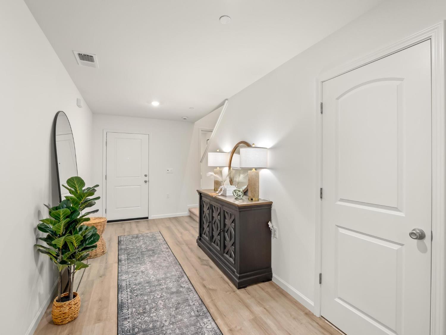 6656 E Washington Ave, Fresno, CA 93727