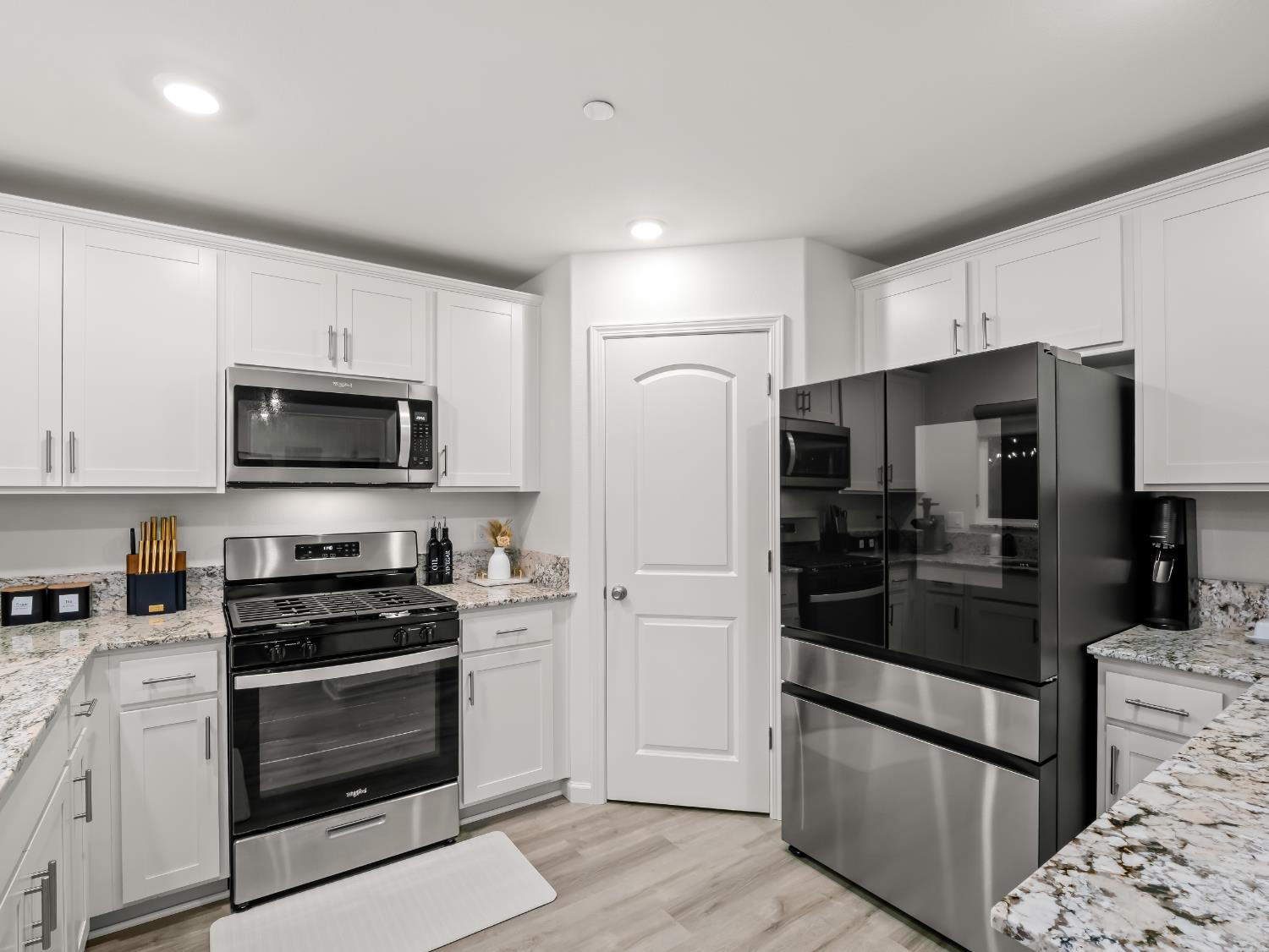 6656 E Washington Ave, Fresno, CA 93727