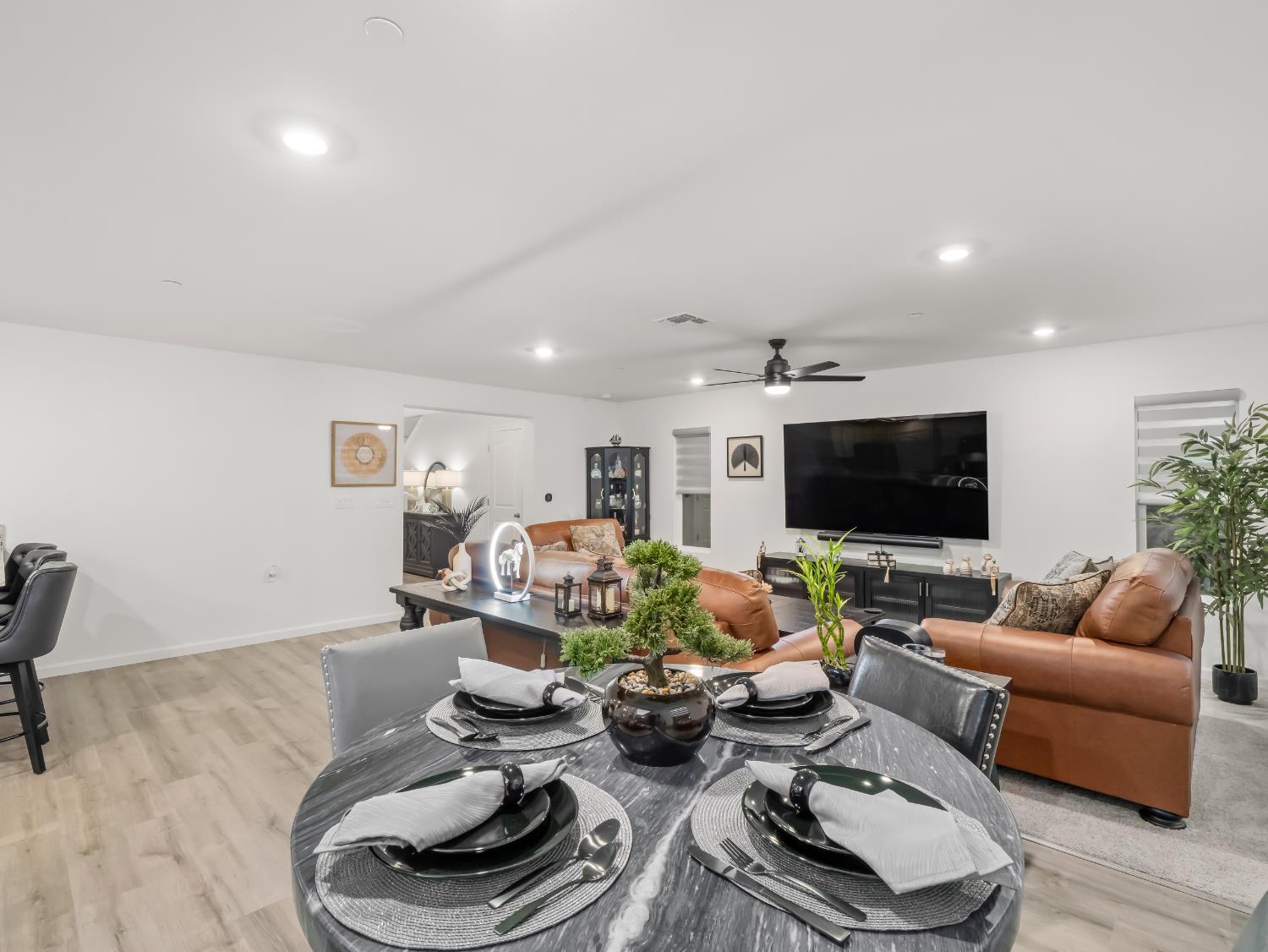 6656 E Washington Ave, Fresno, CA 93727