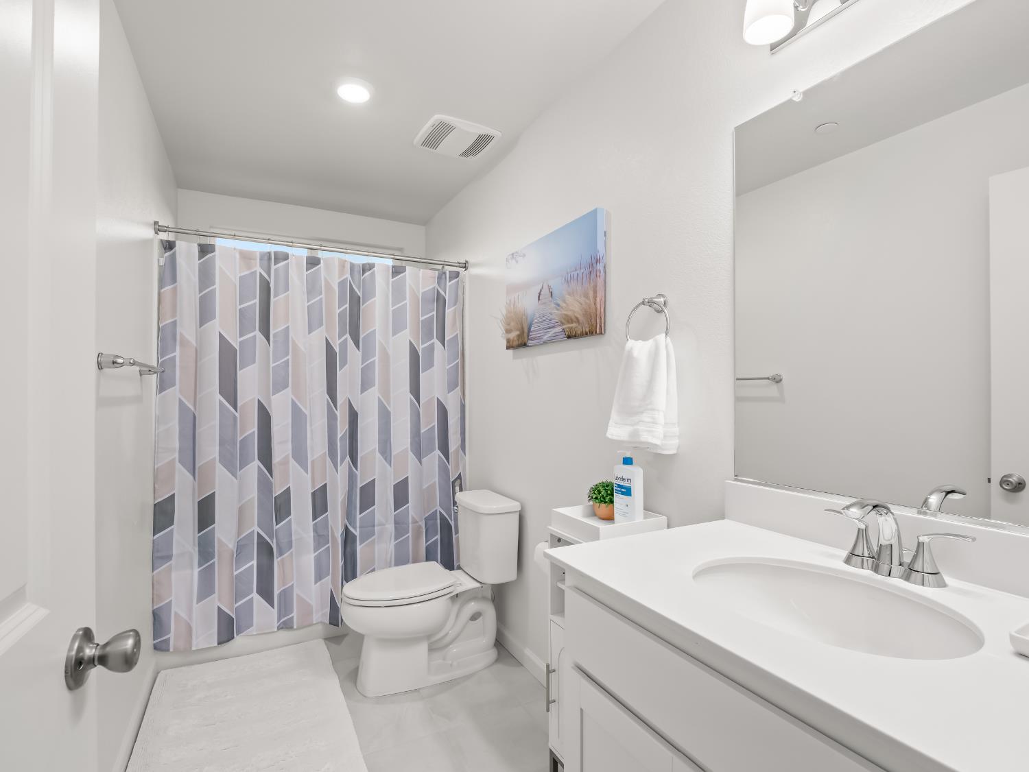 6656 E Washington Ave, Fresno, CA 93727