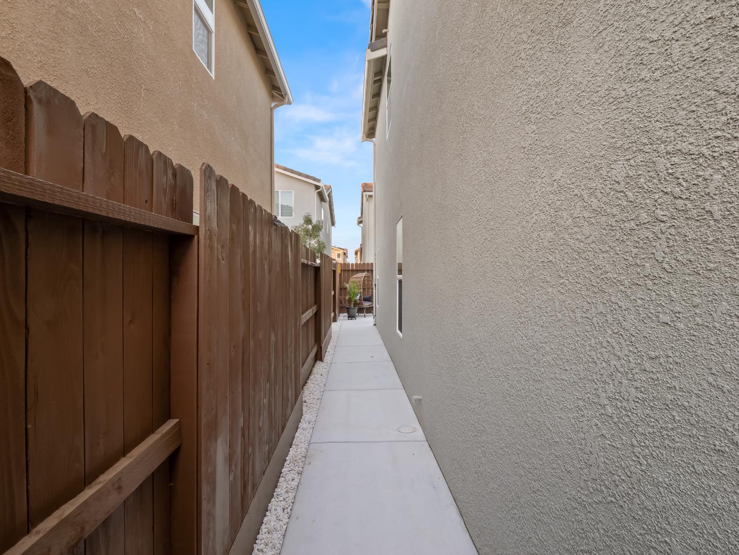 6656 E Washington Ave, Fresno, CA 93727