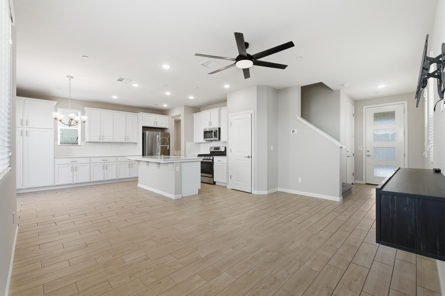 1107 Significant Way, Madera, CA 93636