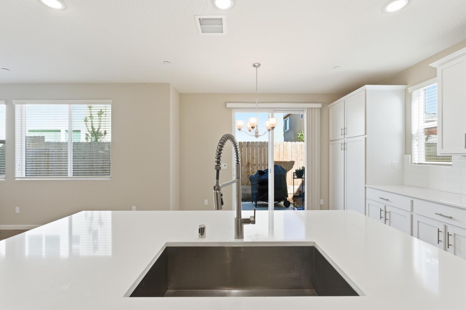 1107 Significant Way, Madera, CA 93636