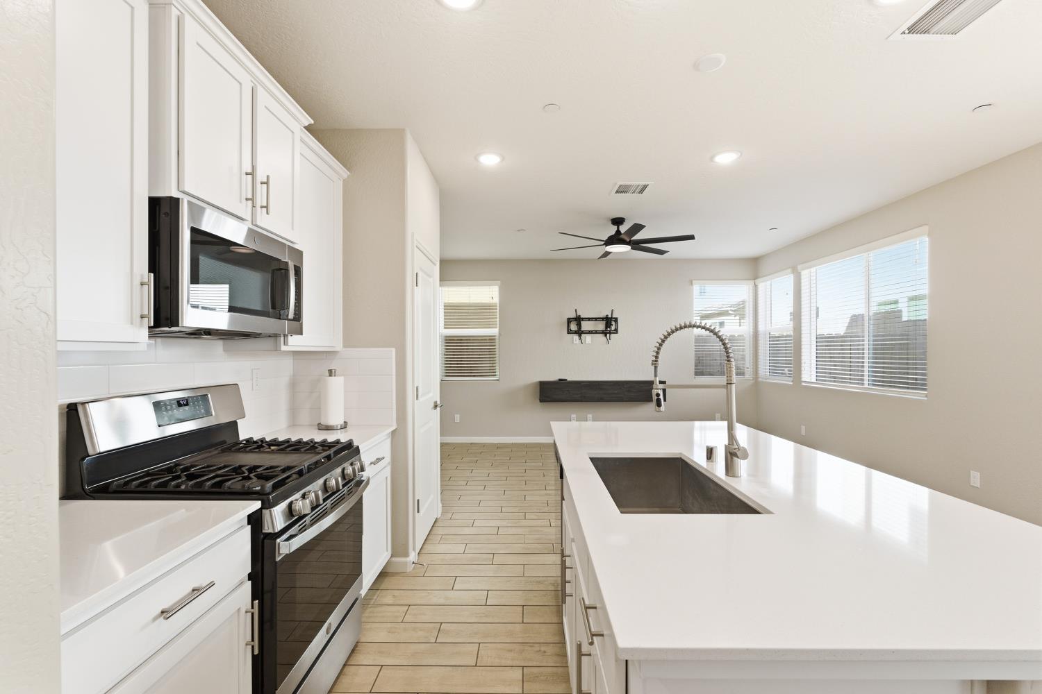 1107 Significant Way, Madera, CA 93636