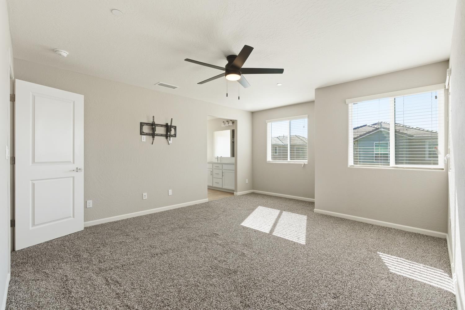 1107 Significant Way, Madera, CA 93636