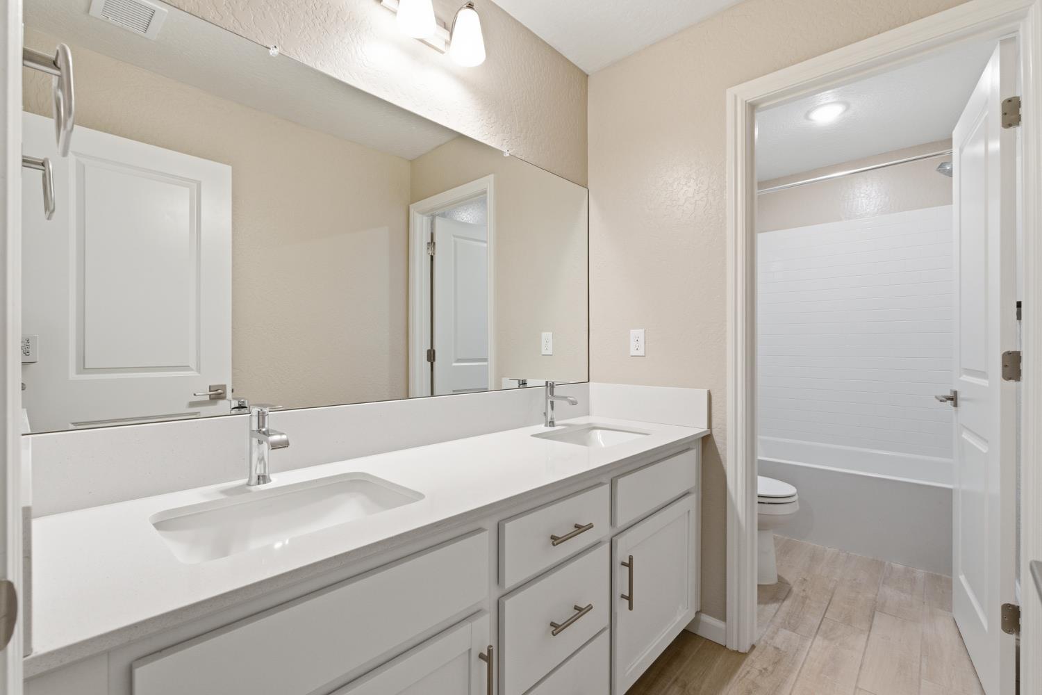 1107 Significant Way, Madera, CA 93636