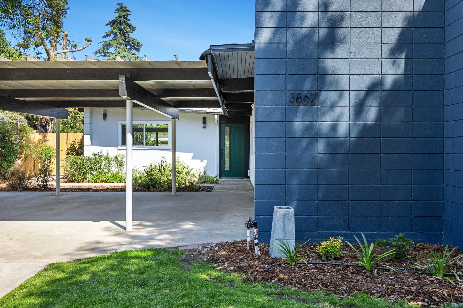 3862 N Orchard St, Fresno, CA 93726