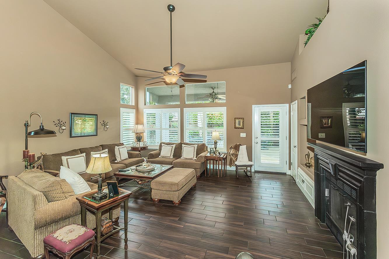 140 N Gayle Ave, Clovis, CA 93611