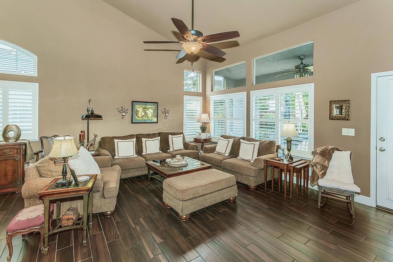 140 N Gayle Ave, Clovis, CA 93611